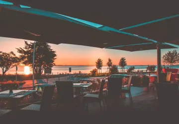 Terrasse au coucher de soleil
